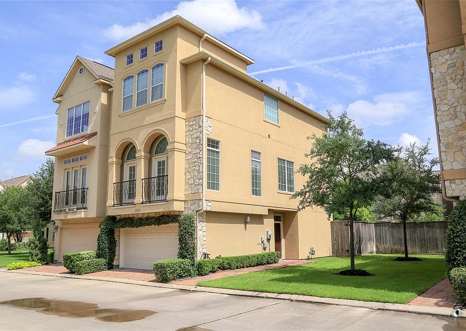 1st image of 2610 Coastal Greens Dr