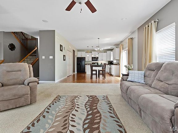 4th image of 1744 Briarmanor Dr