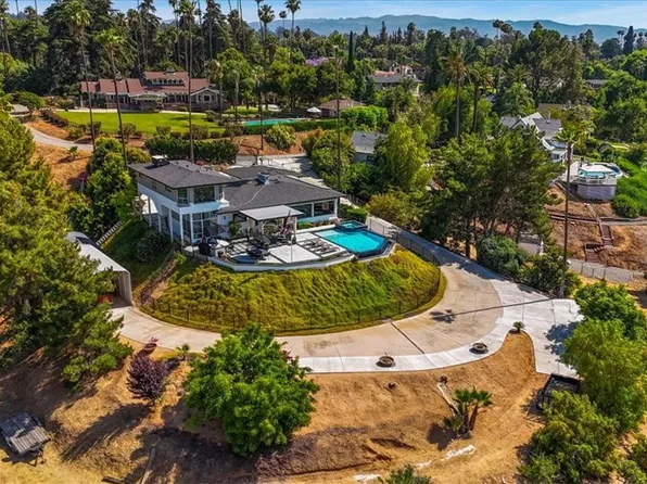 15 Bow C St, Redlands, CA 92373