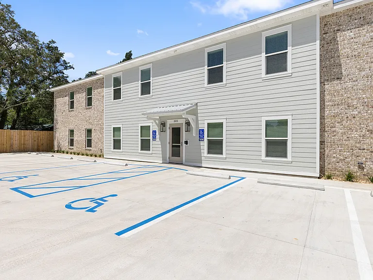 305 Okaloosa Ave #3 — Photo 33