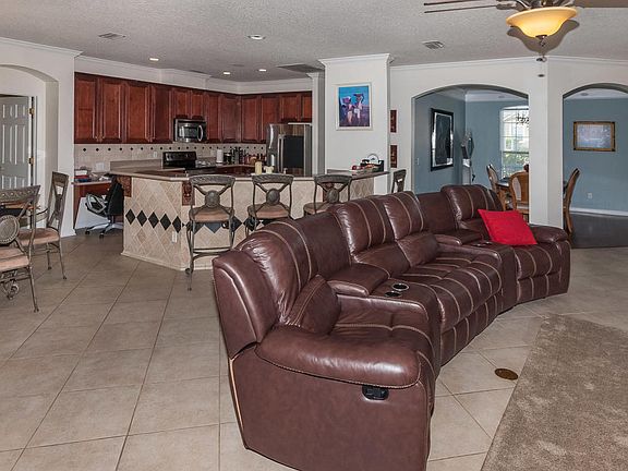 5th image of 957 Corsica Ln