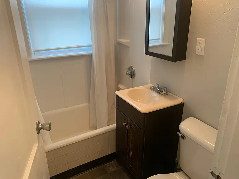 29 Lourdes Ave — Photo 10