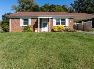 201 Crestview Dr, King, NC 27021