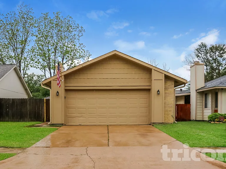 6329 Porterway Dr — Photo 1