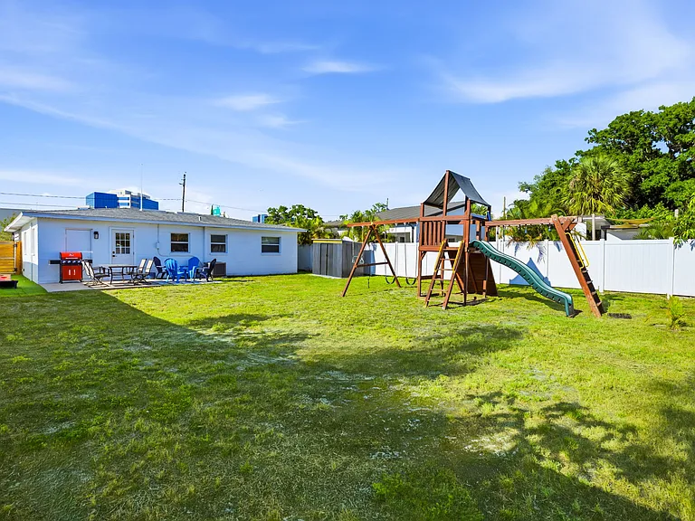 4310 W Carmen St — Photo 24