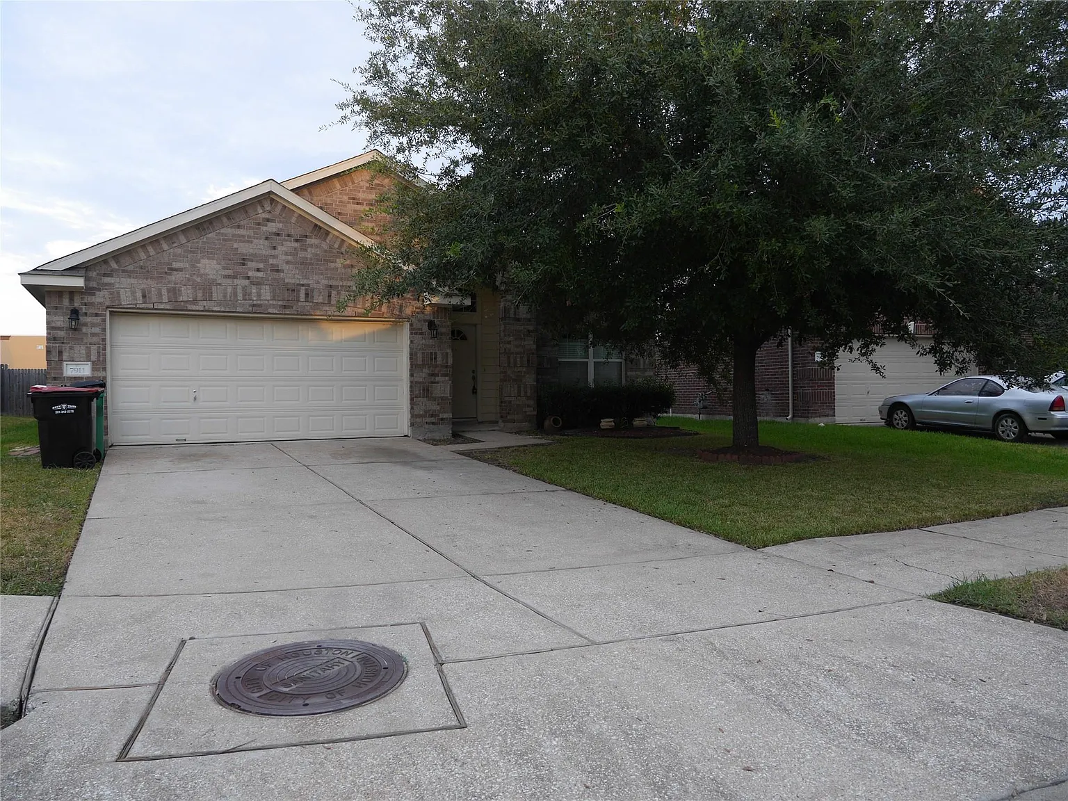 3 bed, 2.0 bath, 2125 sqft, $2,300 — Photo 3