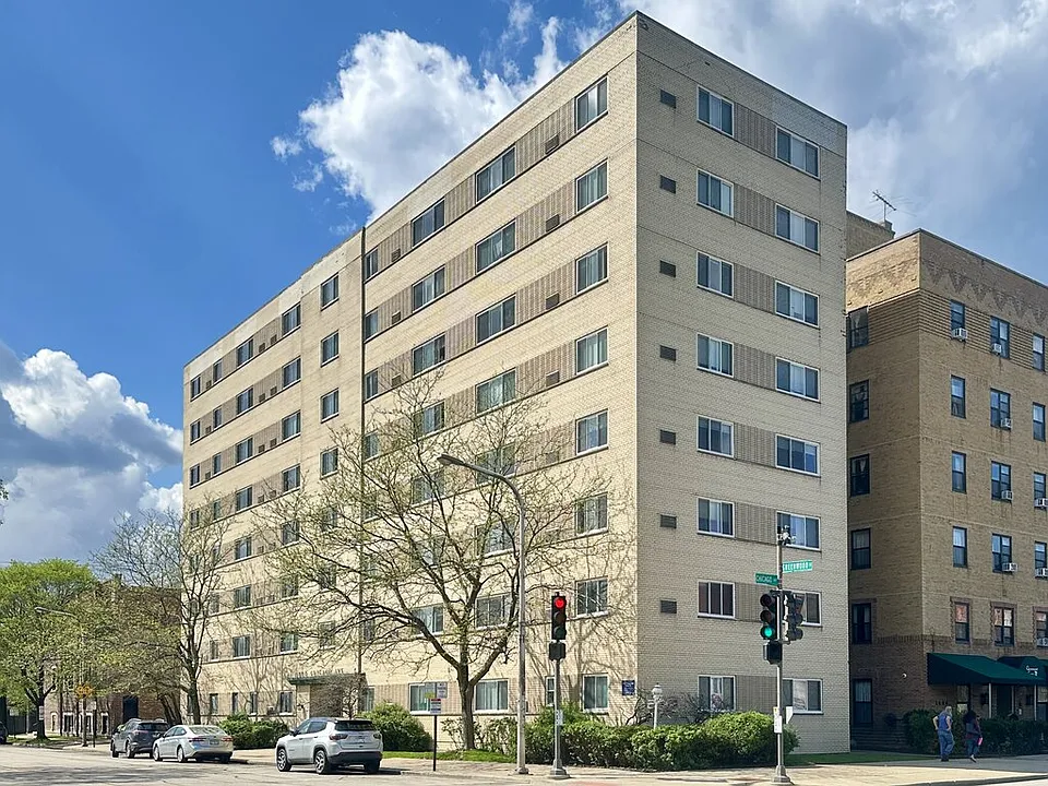 1405 Chicago Ave #E02P