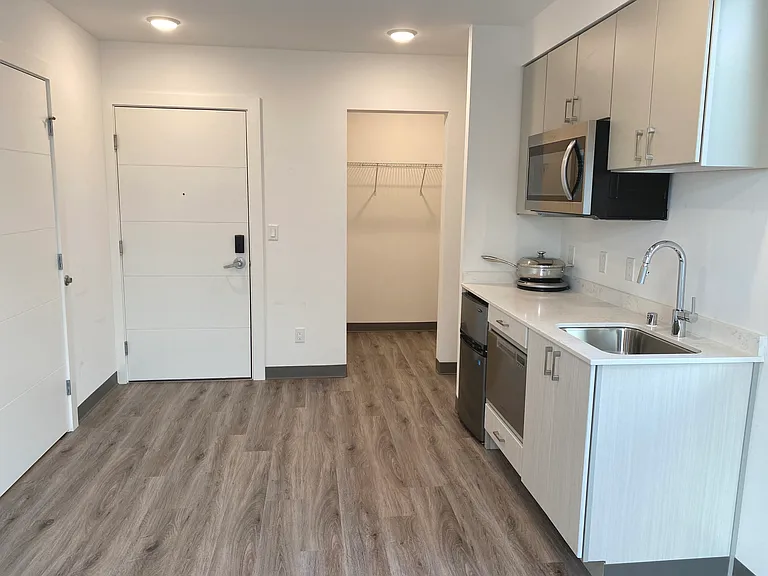 Fifty-Two Apartments — Photo 58