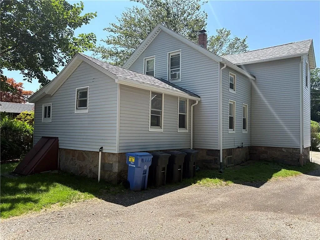 2 bed, 1.0 bath, 870 sqft, $2,400 — Photo 3