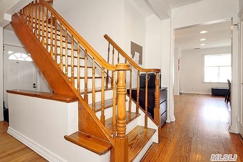 3rd image of 1039 Benmore Ave