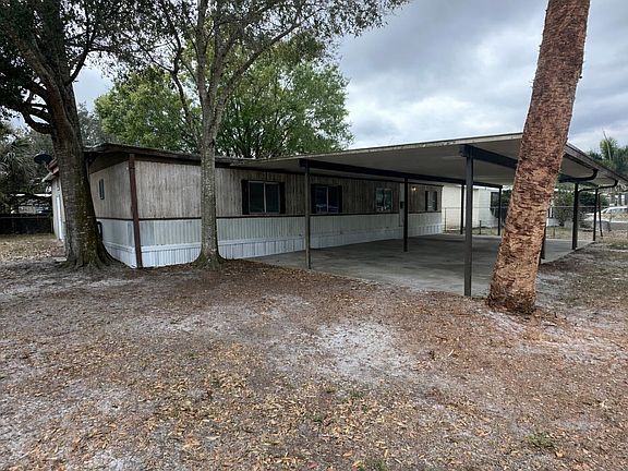 3rd image of 4254 SE 22nd Court
