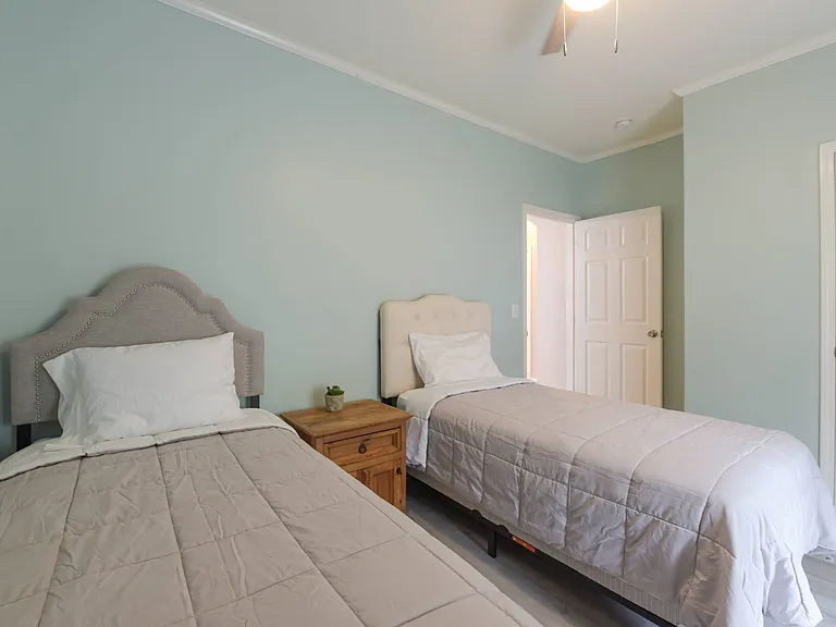 21 Old Pinner Pl — Photo 30