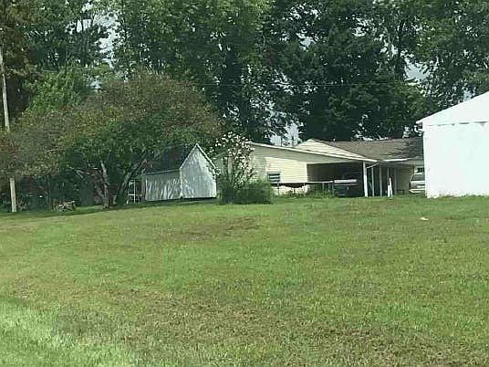 4th image of 6198 N Melrose Rd