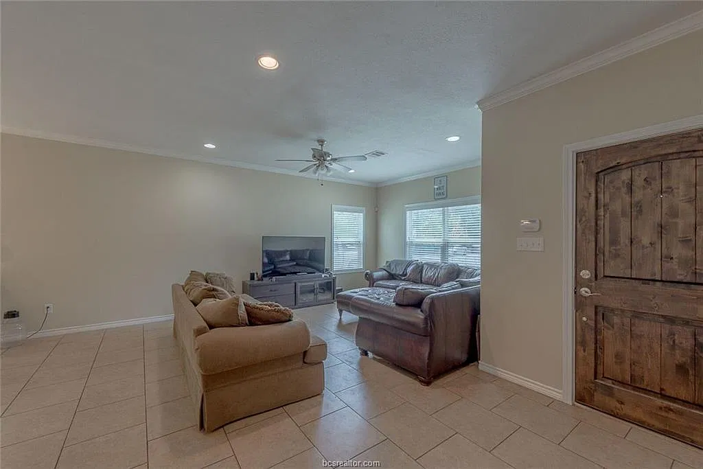 4209 Aspen Street - 1 — Photo 3