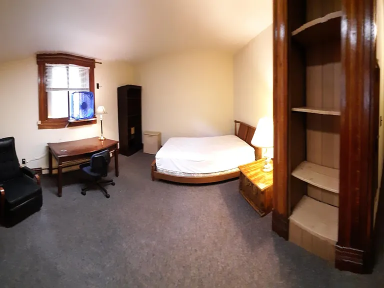 510 S Woodlawn Room #4