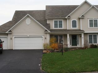 6863 Chestnut Hl, Victor, NY 14564