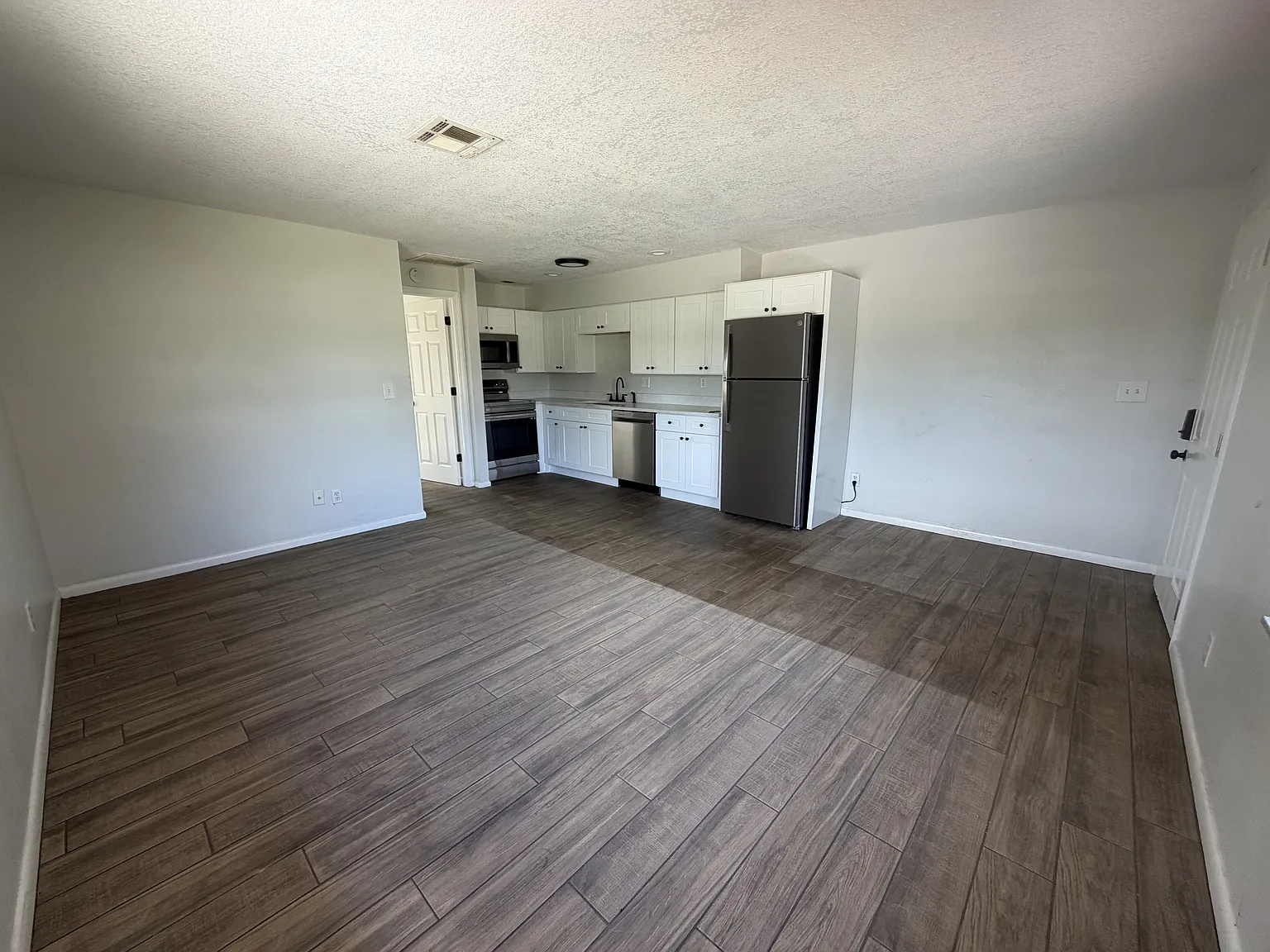 2800 Hurst Rd - 2305 — Photo 3