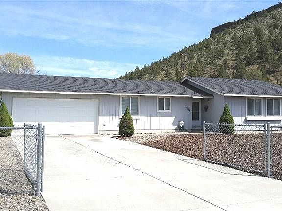 2nd image of 1031 SE Algonquian Loop