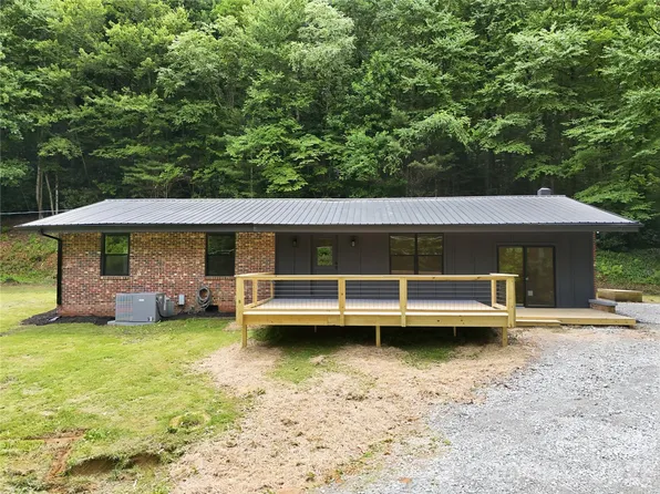 30 Top Of The Mountain Rd, Hendersonville, NC 28739