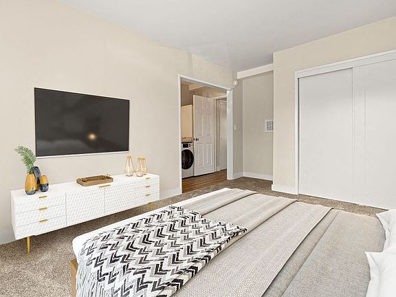 5th image of 11615 Riverside Dr #204