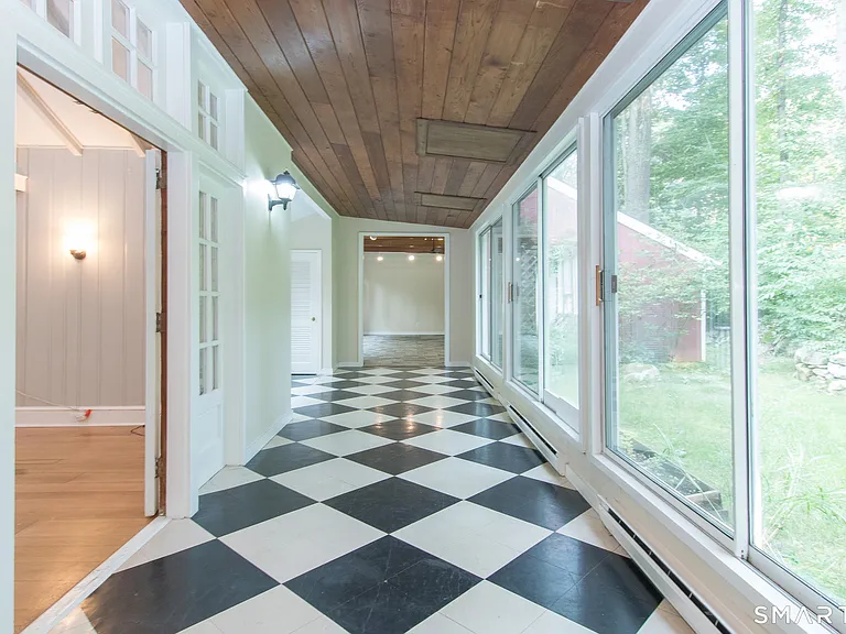 211 New Canaan Rd — Photo 32