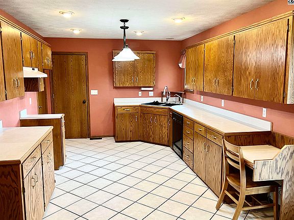 509 W Osage St, Canton, KS 67428 | MLS #49184 | Zillow