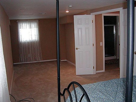 5th image of 15 NW Evans Ave