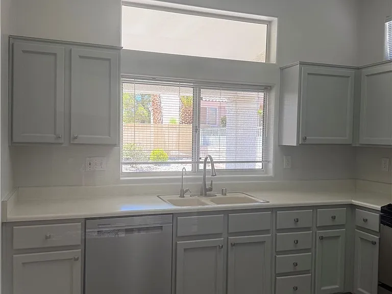 9909 Bundella Dr — Photo 15