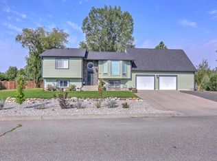 6015 N Blue Skies St, Newman Lake, WA 99025