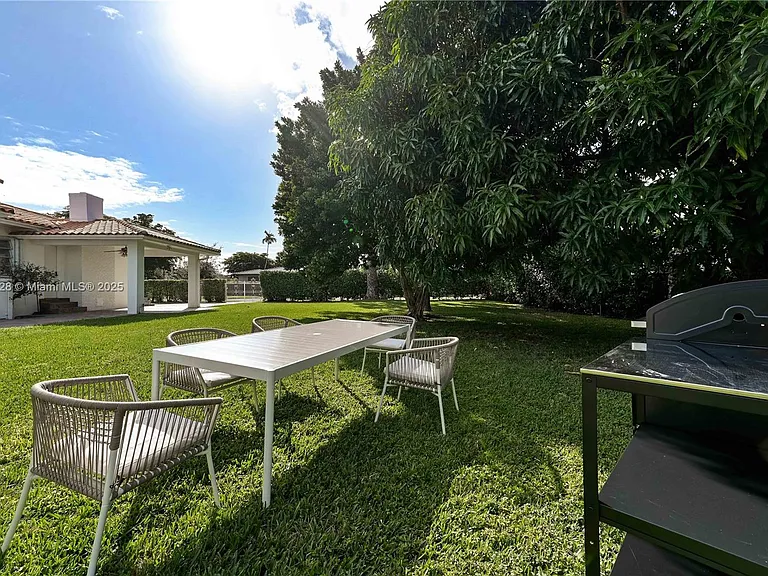 501 SW 24th Rd — Photo 21
