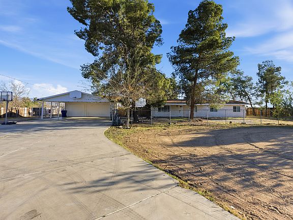 5th image of 22043 Ottawa Rd