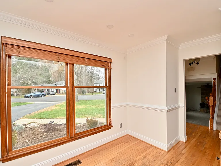 7775 Newington Woods Dr — Photo 13
