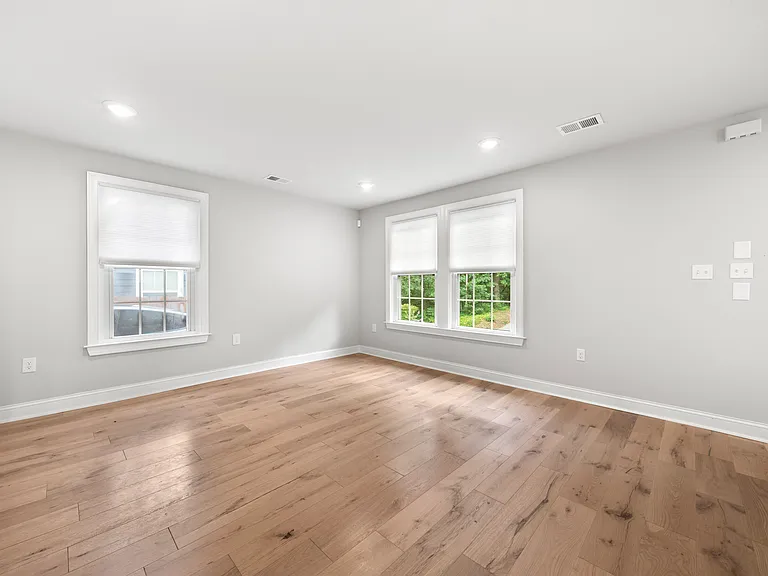 2322 Greenland Ave — Photo 5