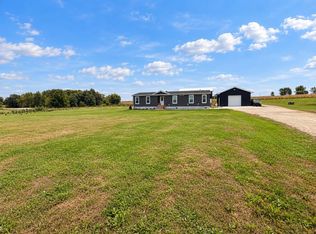 4084 W Ave, Oelwein, IA 50662