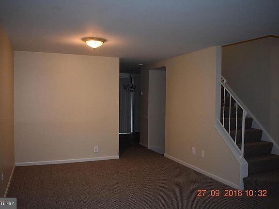 4th image of 21 Strath Haven Ct