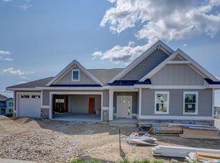 1120 Ballweg Ln, Waunakee, WI 53597