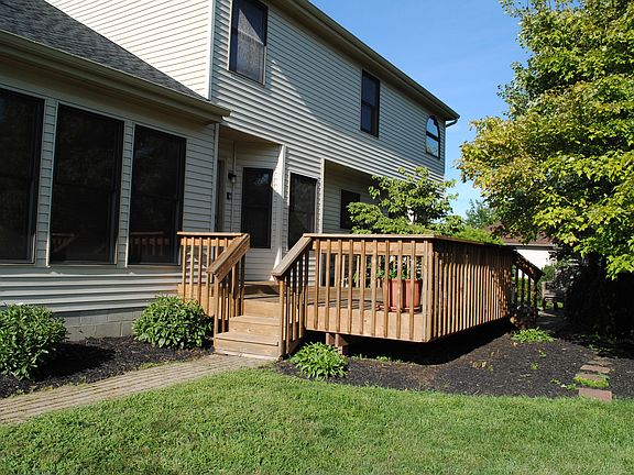 4th image of 4605 Clayburn Dr E