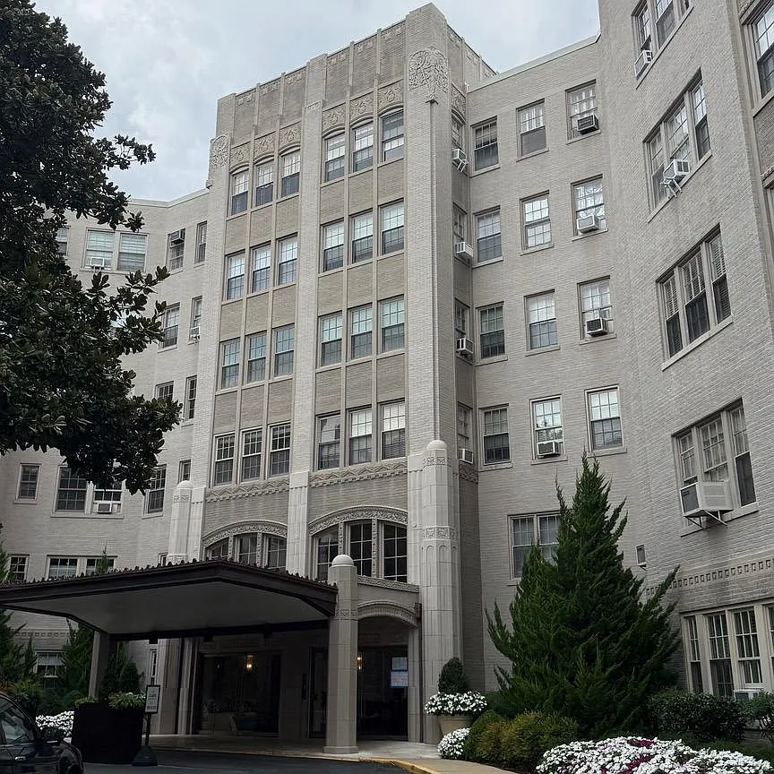 1 bed, 1.0 bath, 891 sqft, $2,800 — Photo 1