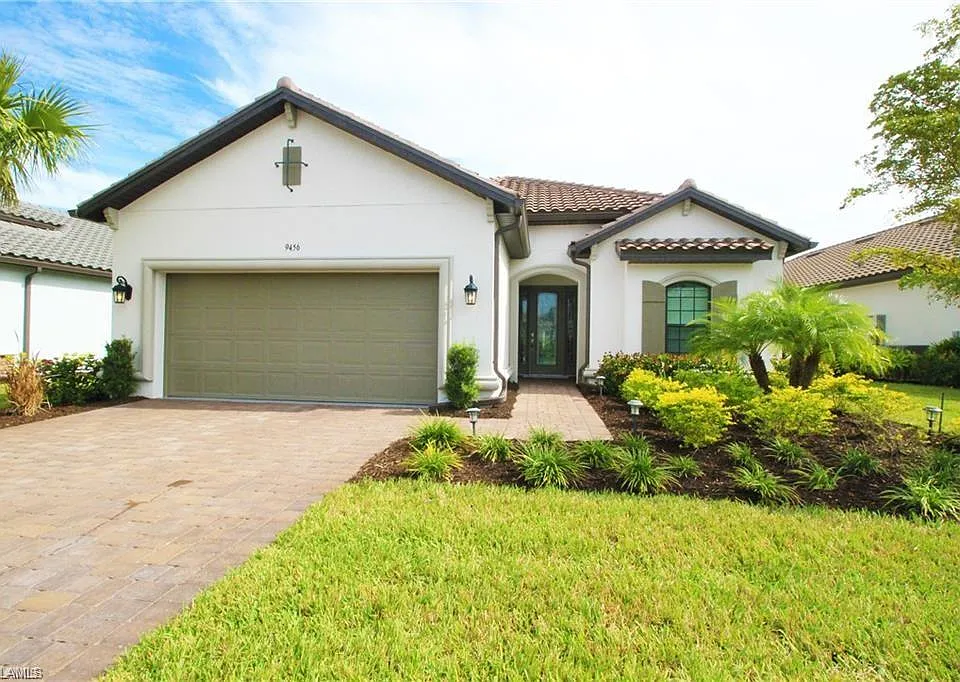 9456 Montelanico Loop