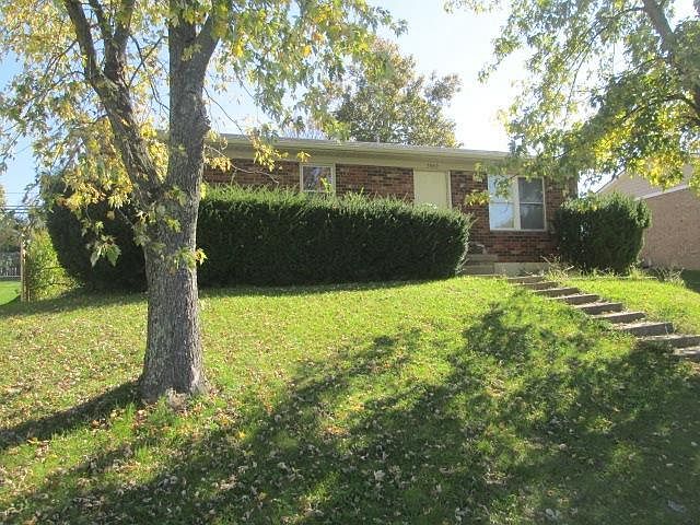 2nd image of 3582 River Park Dr
