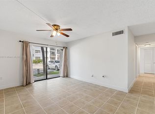 7200 NW 179th St APT 105, Hialeah, FL 33015