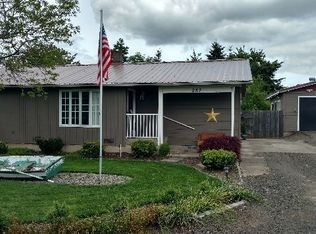 287 4th St, Dillard, OR 97432