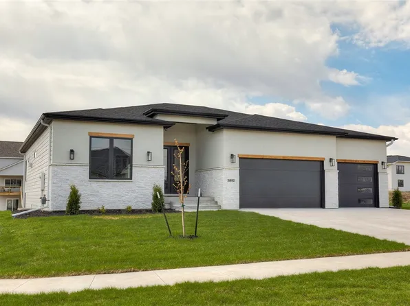 3892 NW 177th Ct, Clive, IA 50325