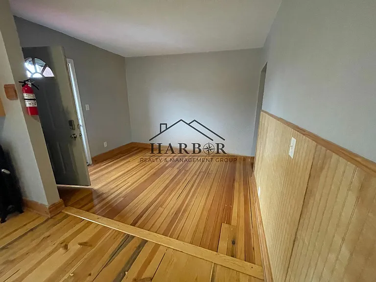 24 W Main St #5 — Photo 11