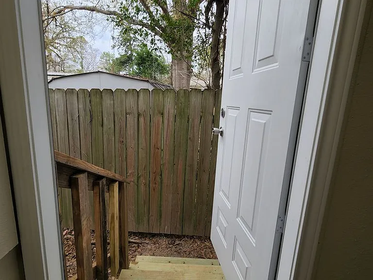 1000 W Seale St — Photo 15