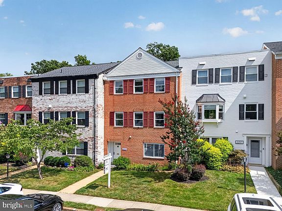 2nd image of 2255 Cedar Ln