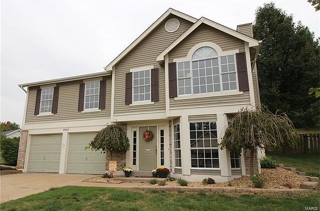 Welcome to 17047 Redwood Glen in Eureka!