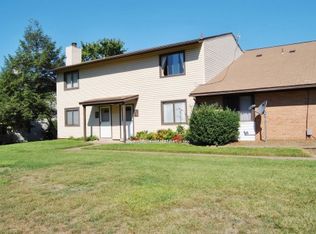 4153 Meadowland Ct #35, Chantilly, VA 20151