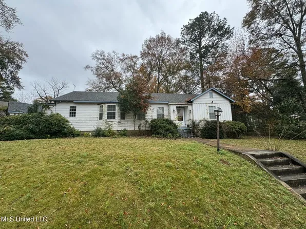 4098 Pine Hill Dr, Jackson, MS 39206