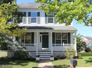 25953 Hartwood Dr, Chantilly, VA 20152